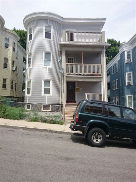 11 Fairmount St Dorchester Ma 02124 See Est Value Schools And More