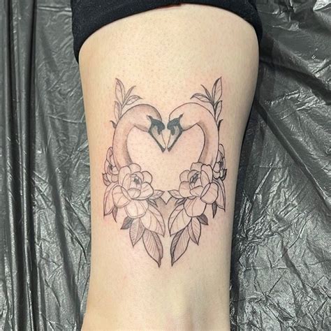 10 Meaningful Swan Tattoo Ideas Amazing Xanh