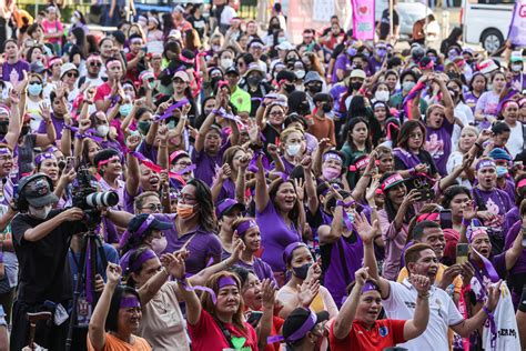 Photos: Filipino women ‘rise for freedom’ - LiCAS.news | Light for the ...