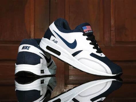 SEPATU SPORT NIKE AIRMAX ZERO USA FLAG WHITE BLUE sepatu sport surabaya ...