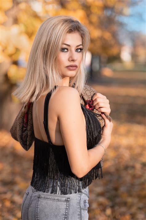 Alessandra Blonde Girl Glance Bokeh HD Phone Wallpaper Rare Gallery