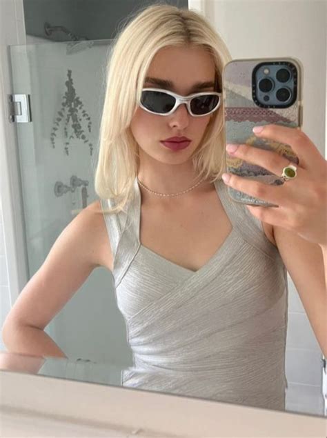 Pin By Christ Poyser On Pins By You Pretty Blonde Girls Beautiful Girl Makeup Blonde Aesthetic