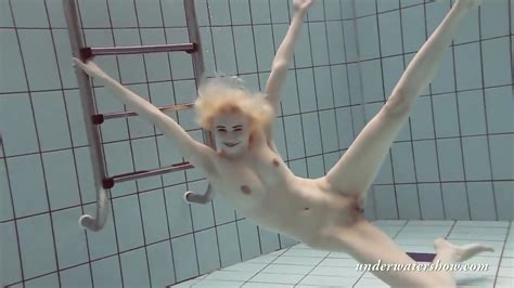Blonde Babe Okuneva Shaved Pussy Underwater Swimming Pussy Juicy