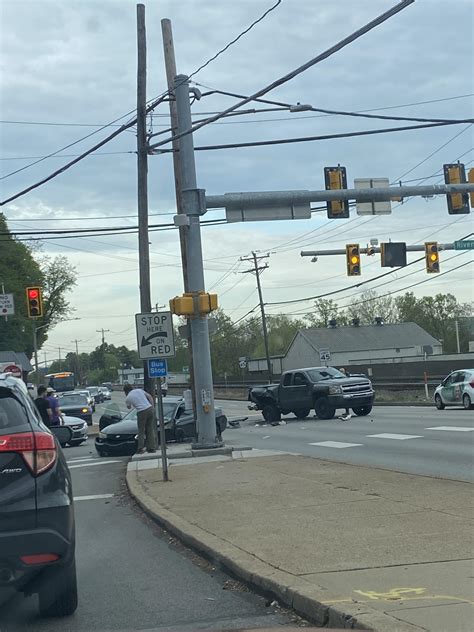 Guy Changed Lanes At 40mph Into A Truck Waiting To Turn Right In Front