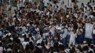 Festa De Iemanj Atrai Milhares De Pessoas Ao Arpoador