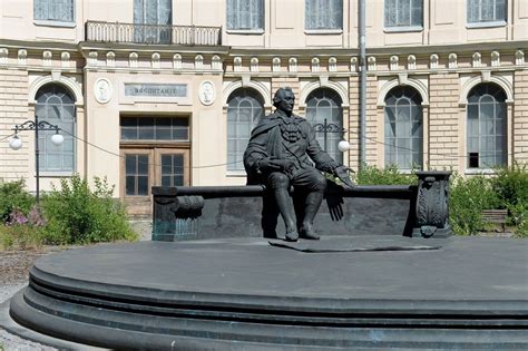 Самый большой в мире круглый двор открывают для прогулок в Петербурге ...