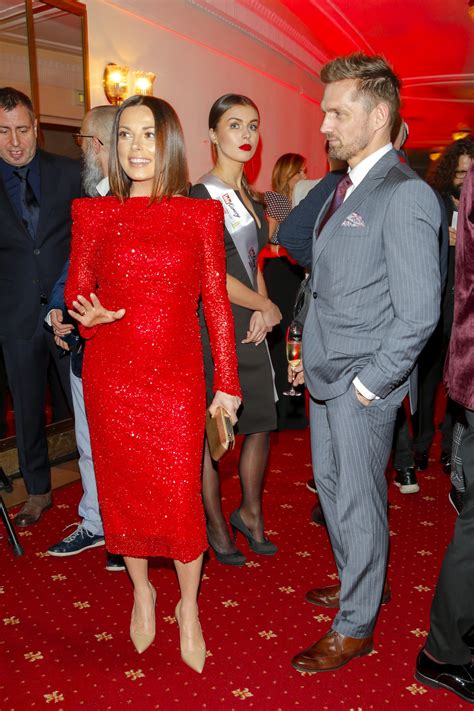 Katarzyna Glinka Kilka Miesi Cy Po Porodzie Pokaza A Si W Bikini Przyzna A E Kiedy Si Tego