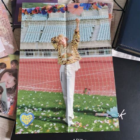 Jual Folded Poster Hello Future Hot Sauce Nct Dream Haechan Mark Shopee Indonesia