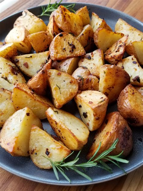 Roasted Rosemary Garlic Potatoes Amanda Cooks And Styles