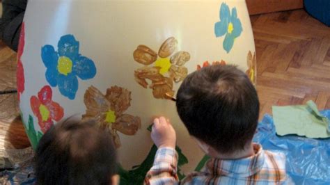 Ouă De Paşte Pictate De Copii