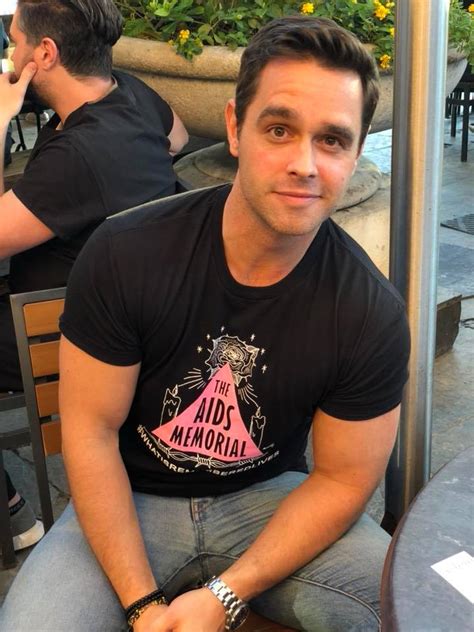 Un Reportero Gay Habla Sobre El Estigma Que Sufre Por Ser VIH