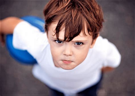 Детские истерики: причины, признаки и как помочь ребенку | Медицинский ...