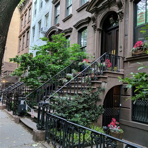 Sex And The City Carrie Bradshaw S Apt In New York NY 5 Photos