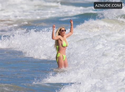 Tori Spelling Sexy Stuns In Bikini At Malibu Beach Party AZNude