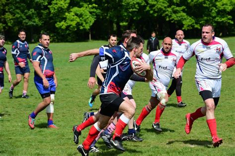 Un joueur gay reçoit l honneur de la Coupe du Monde de Rugby pour l ouverture du tournoi Gayvox