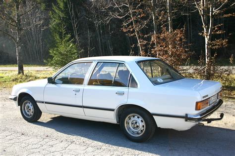 Opel Rekord 2 0 S 1981 für EUR 4 300 kaufen