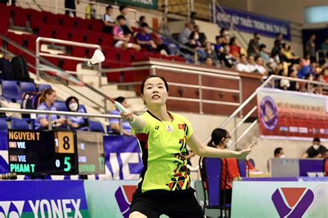 Hot girl Thùy Linh đại thắng đua cùng mỹ nhân cầu lông đẹp nhất thế giới