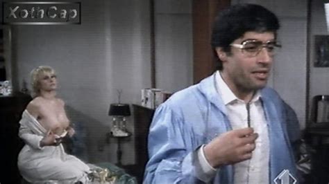 Naked Carmen Villani in La supplente va in città