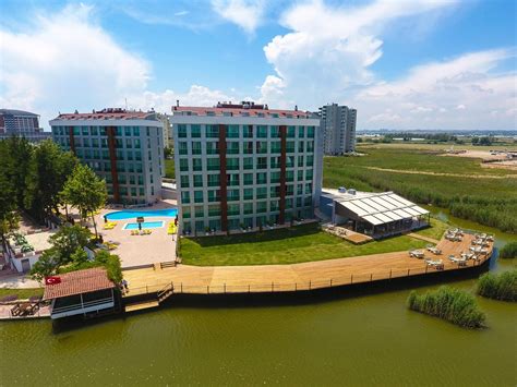 Best Bus Routes to Aska Lara Resort and SPA in Muratpaşa 6