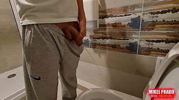 Guy Films Him Peeing In The Toilet XVIDEOS