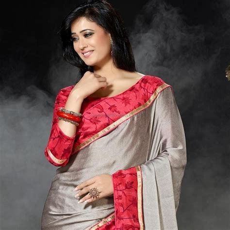 TV Actress Shweta Tiwari HOT Spicy Pics In Saree Welcomenri