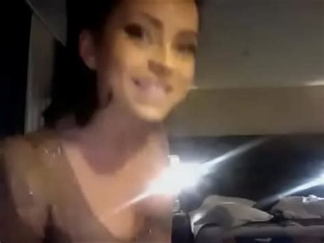 Inna Stripping XVIDEOS