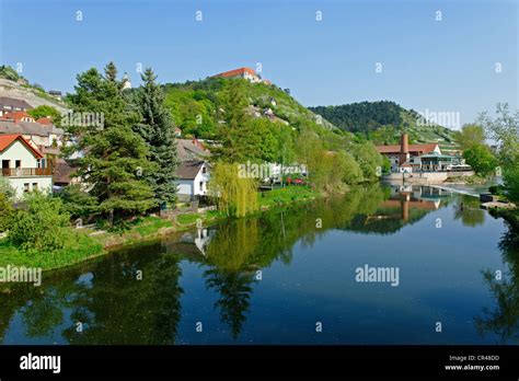 Fryburg an der Unstrut with Schloss Neuenburg castle, wine growing area ...