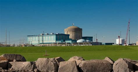 Columbia nuclear plant shut down after leak