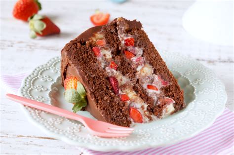 Bolo De Bombom E Morango - Bolo bombom de morango – Flamboesa