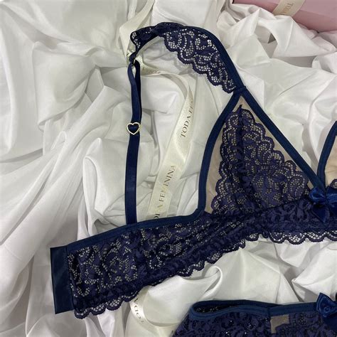 Conjunto de lingerie em renda e tule sutiã sem bojo sem aro e calcinha biquíni desejo Lizzie
