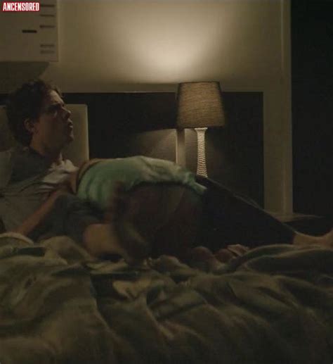 Naked Tamara Duarte In Bottom Of The World