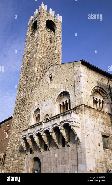 In The 12th Century Popolo