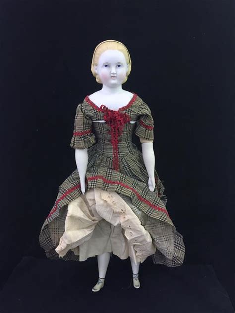 Lot 21 GERMAN BLONDE PARIAN ALICE IN WONDERLAND HAIRSTYLE
