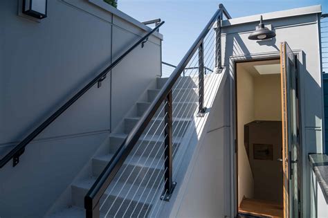 Contemporary Rooftop Addition – Westhill Inc.