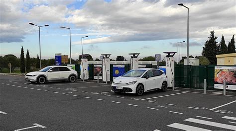 Uno De Cada Tres Conductores De Coches Eléctricos Dice Que Volvería A Uno De Gasolina O Diésel