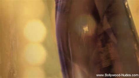 Indian Babe Dances And Shows Off Her Perfect Body For Us