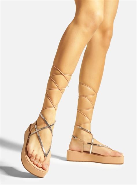 Sandália Nude Flatform Amarração Brilho Arezzo