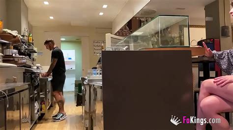 Silvia Soprano Seducida Por El Camarero Cachondo XVIDEOS