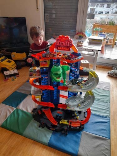 Product Review Hot Wheels City Robo T Rex Ultimate Garage Lyonessandcub