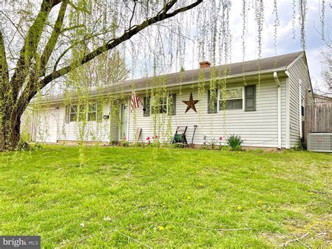 716 Donald Dr, Newark, DE 19713 - See Est. Value, Schools & More