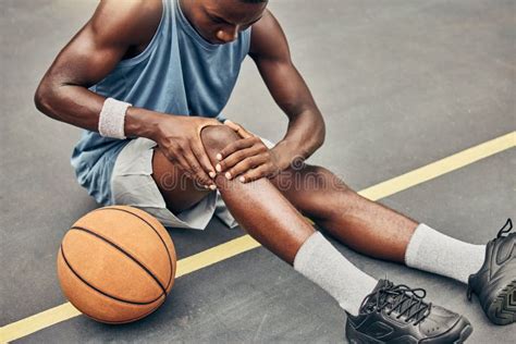 Knee Pain Basketball Stock Photos Free Royalty Free Stock Photos