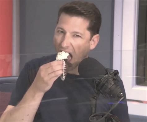 Today S Idiot Content Free Beer And Hot Wings