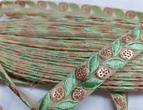 Антикварная тесьма с ручной вышивкой на сетке купить в интернет ...