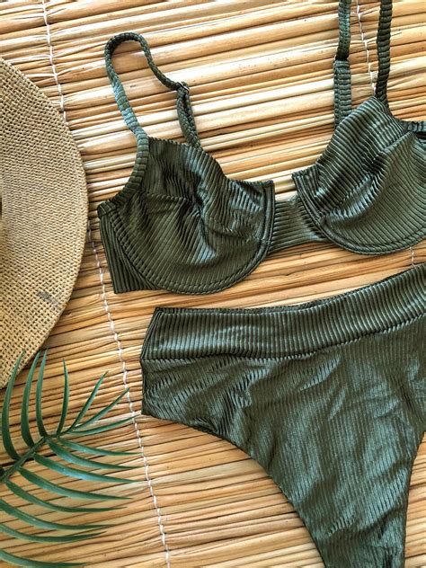 Biquini Marina Hot Pants Verde Musgo Canelado Acetinado Closet Das