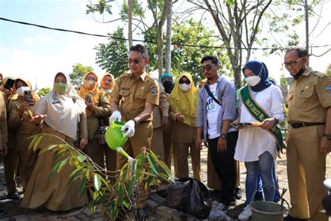 Penghijauan Manfaatkan Lahan Kosong Sinergi Pemkot Pontianak Dan