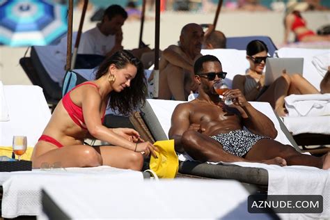 Julz Goddard Sexy Seen Showing Off Her Hot Body On The Beach In Miami Aznude