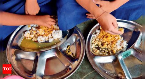 Maharashtra Midday Meal Dal Khichdi Every Day No Veggies Fruit