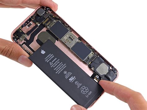 Changement d une batterie sur un Iphone 6S Réparation iPhone à Saint