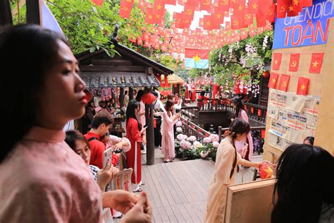 Quán cafe hot nhất dịp ở Hà Nội Cho thuê miễn phí bộ trang