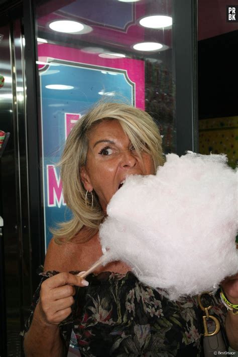 Un T Hot En Vacances Caroline Margeridon Oublie Tout M Me Son Maillot De Bain Le